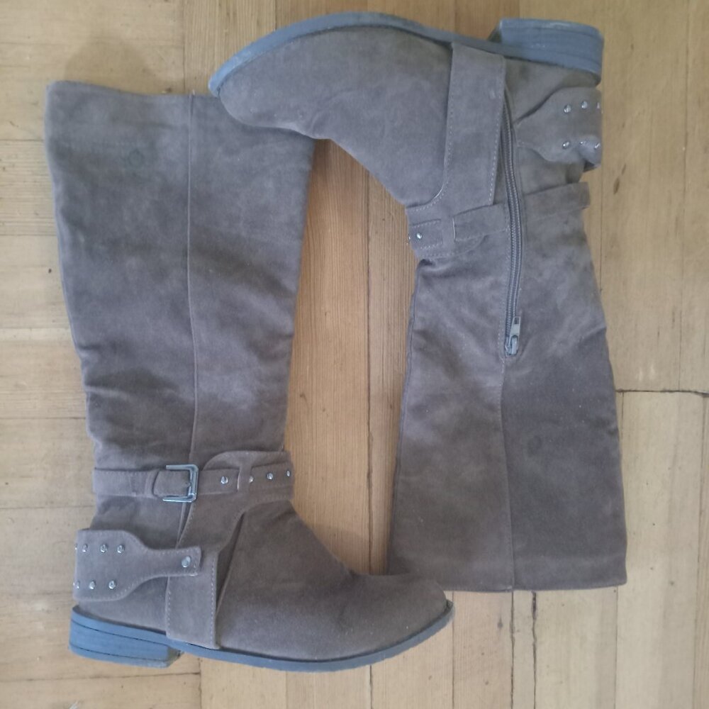 Suzy shier- browm boots size 6